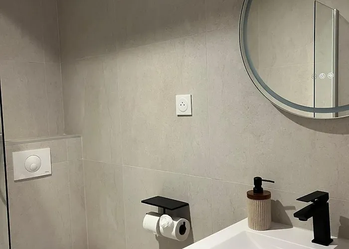 Serment By Collection Aura - 4p - Hypercentre A Deux Pas De La Place Ducale Apartment Charleville-Mezieres